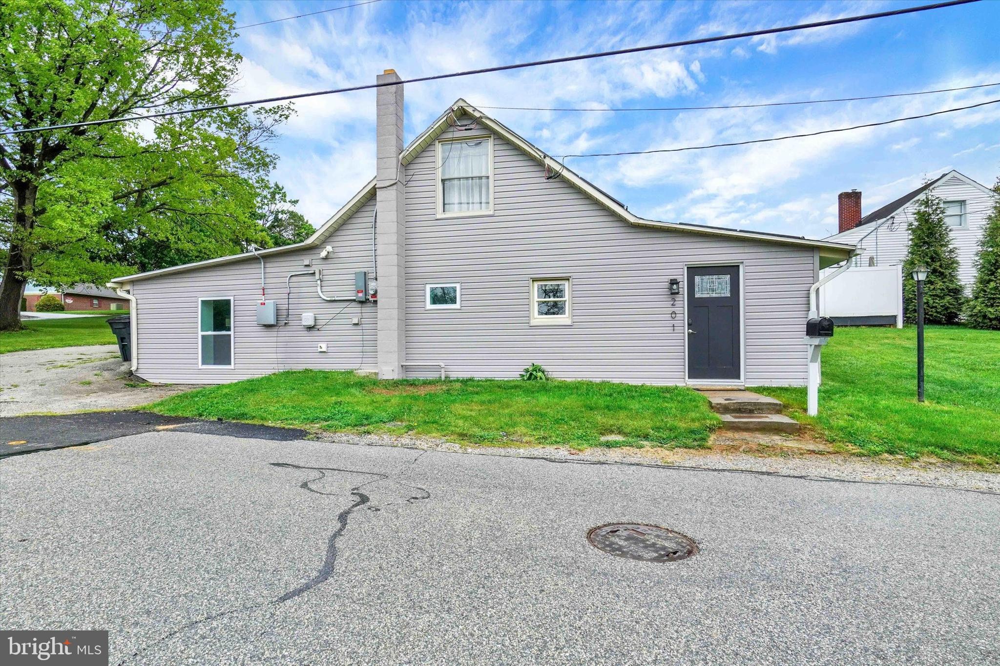 93 W HIGH STREET