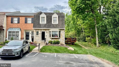 Photo of 18 Northgate Village, MEDIA, PA 19063 (MLS # PADE2115378)