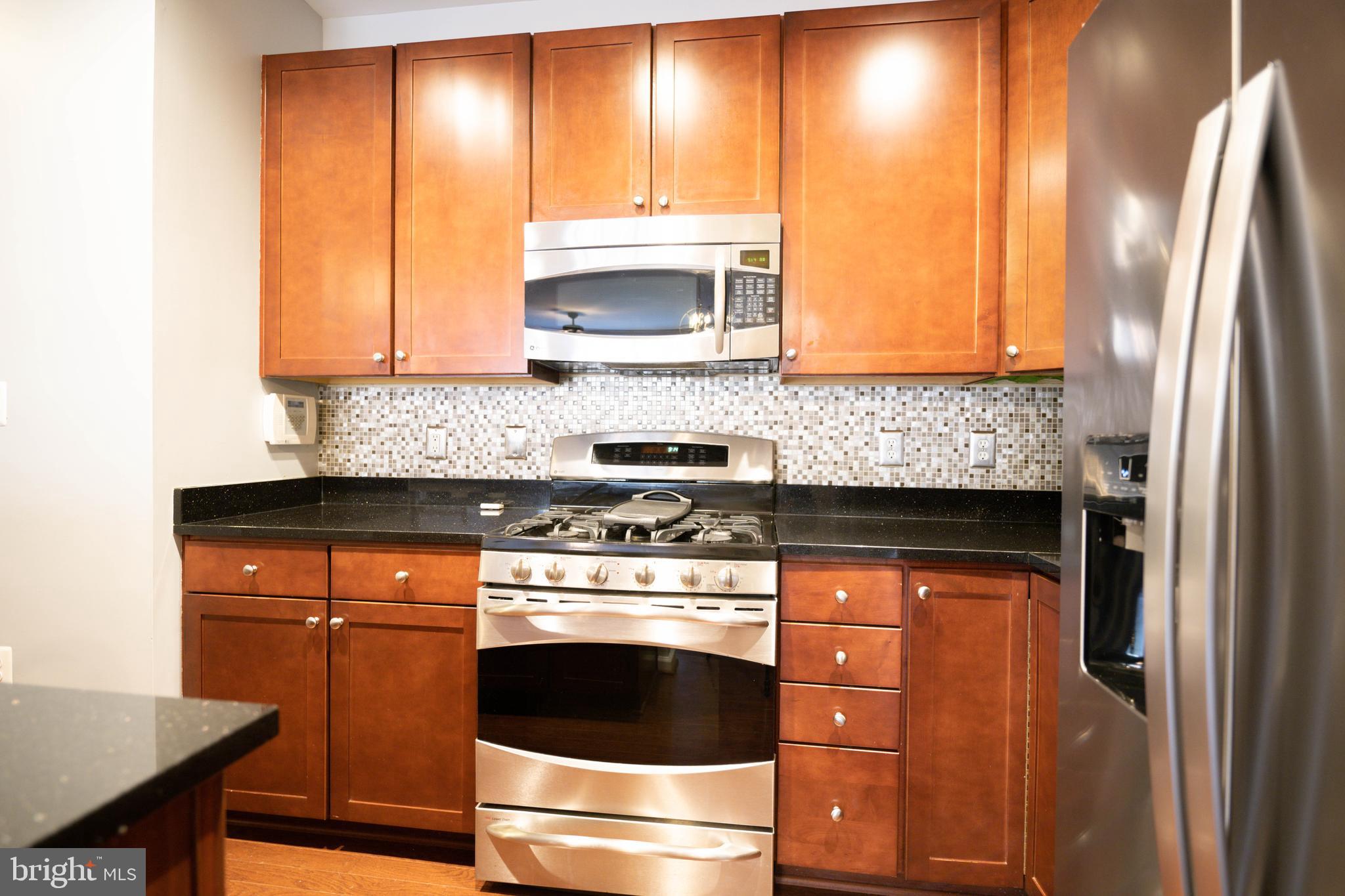 MARKET CENTER - Residential Lease