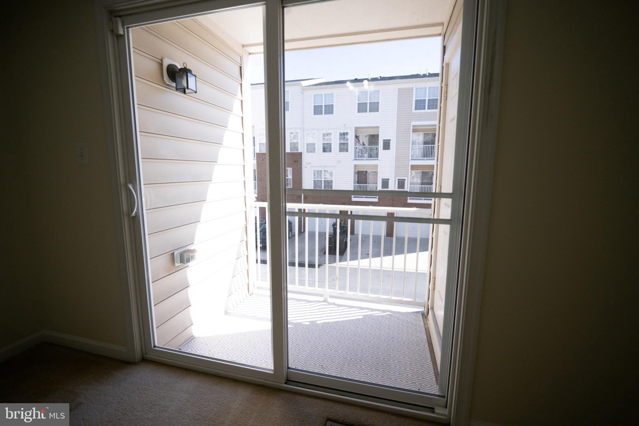 MARKET CENTER - Residential Lease