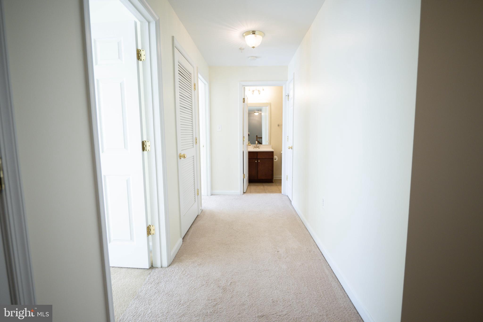 MARKET CENTER - Residential Lease