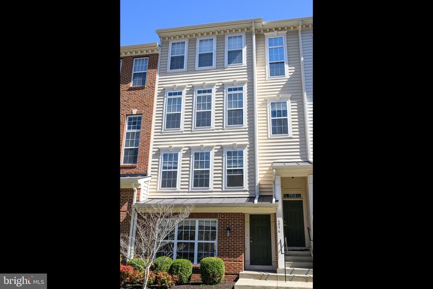 **OPEN HOUSE SAT 3/25 12-2PM**
A 3 bedroom, 2 and a half bathroom townhome living condo is a great option for those looking for a spacious and comfortable living space. Gas stove to make cooking a breeze and compliments the other Stainless steel appliances. The warmth and ambiance of a gas fireplace  make for cozy nights in the winter months.  Both shower and soaking tub in the primary bathroom to get ready fast or soak in leisure.  Convenience of washer and dryer on the upper level makes laundry day super easy.  Spacious one car garage with storage alcove and a balcony off one of the rooms to finish off these great features. This condo/townhome is the perfect place to call home.
**All tenants 18+ must apply, Pets case by case basis**  Please reach out regarding pet prior to applying.