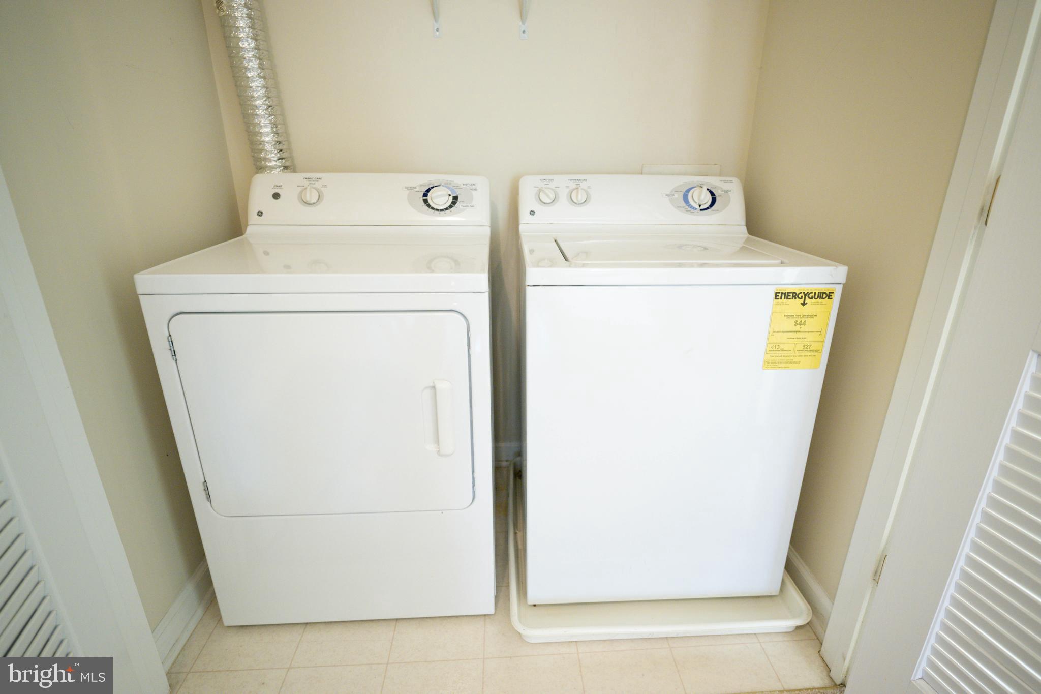 MARKET CENTER - Residential Lease