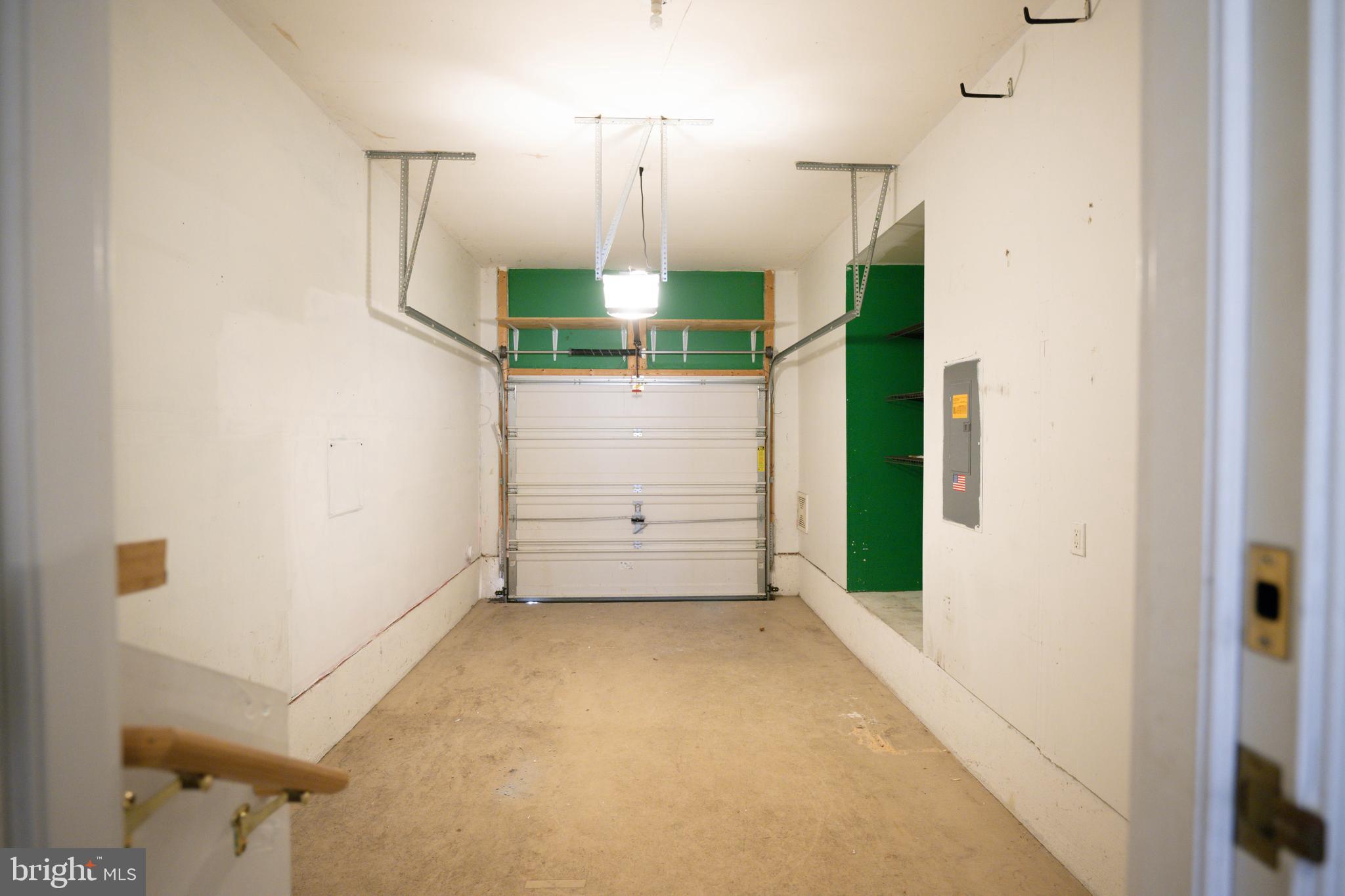 MARKET CENTER - Residential Lease