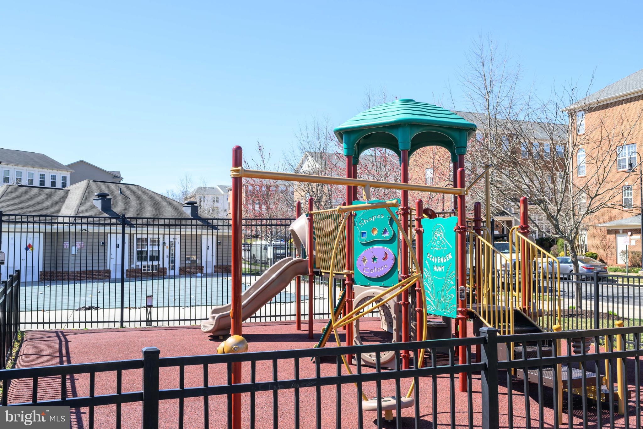 MARKET CENTER - Residential Lease