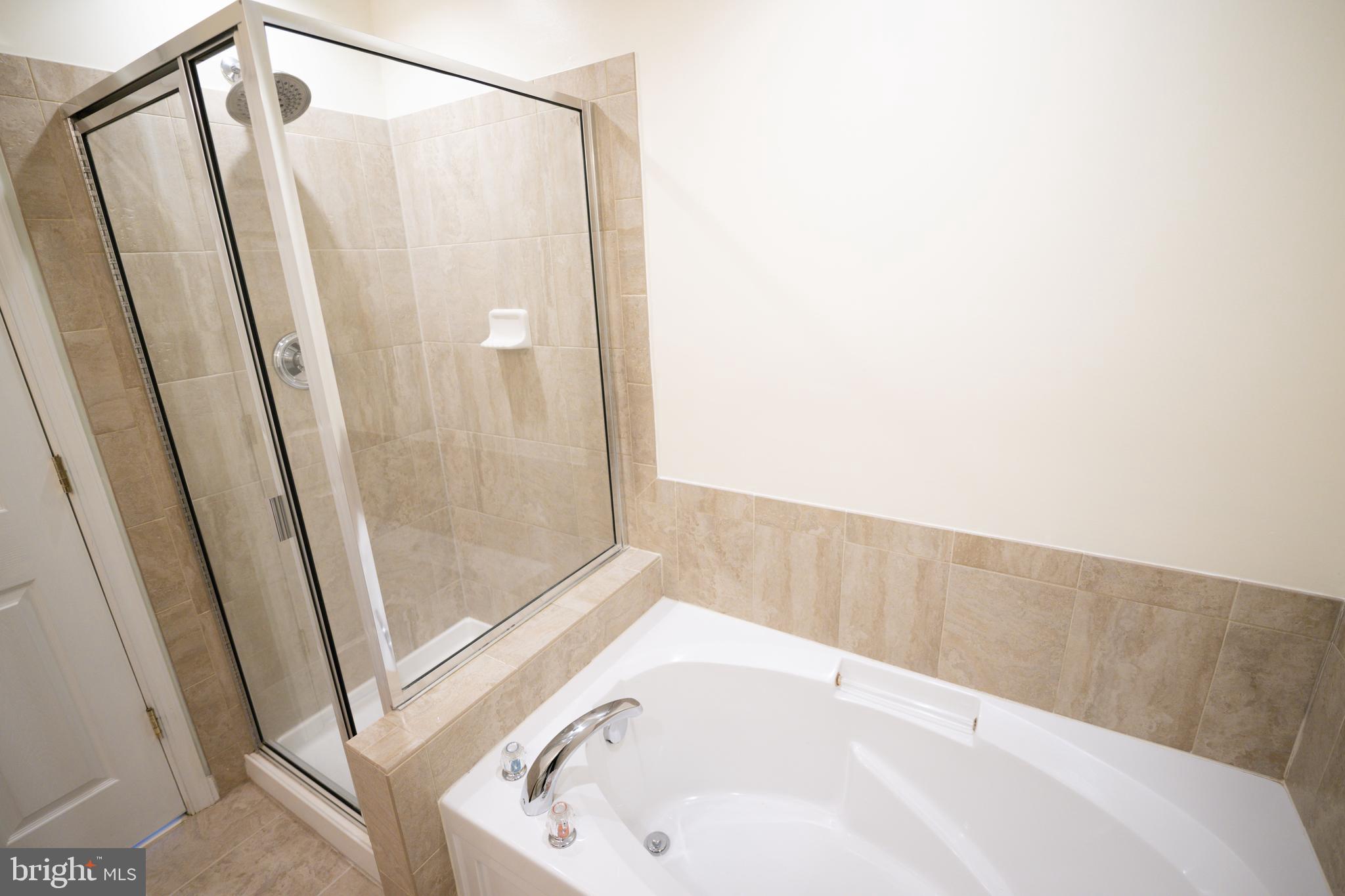 MARKET CENTER - Residential Lease