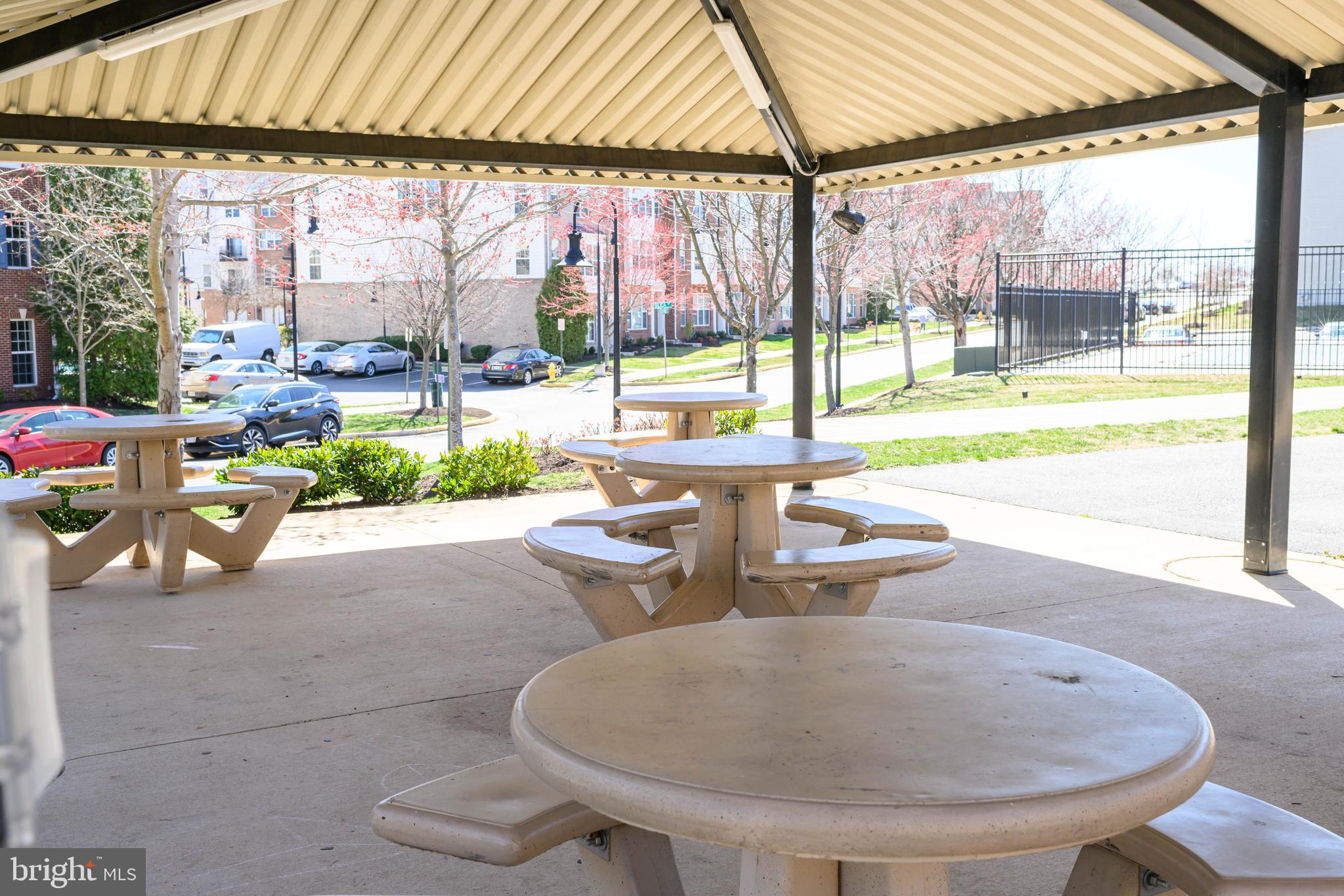 MARKET CENTER - Residential Lease