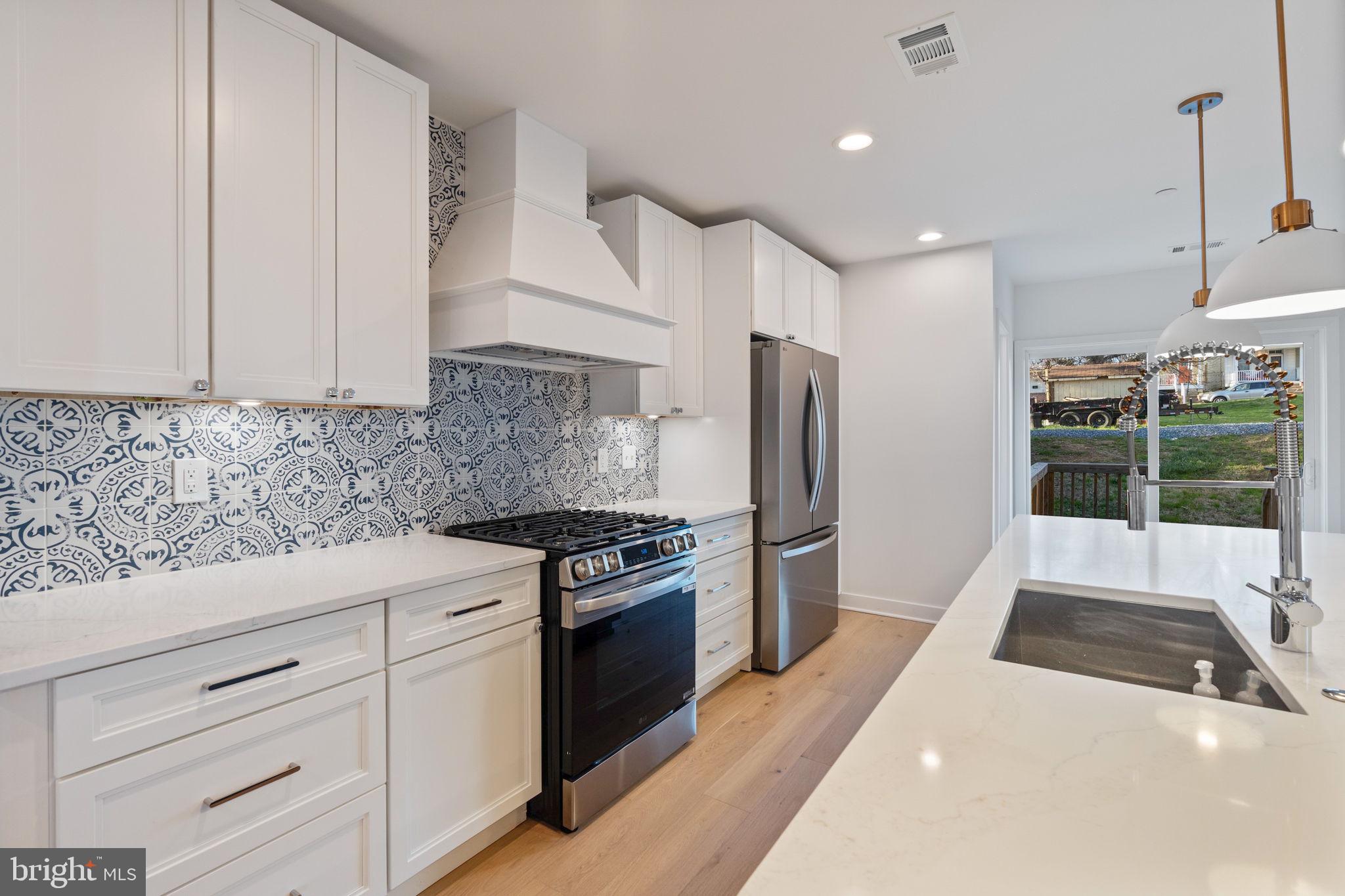 HAMPDEN HISTORIC DISTRICT - Residential