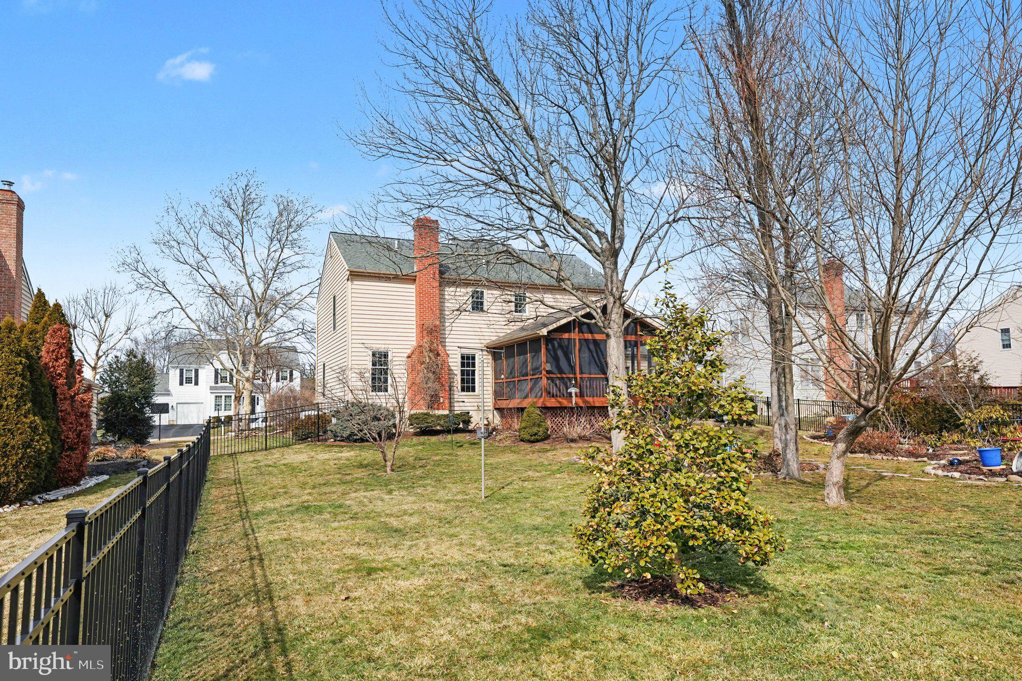 CHARLESTOWNE - Residential