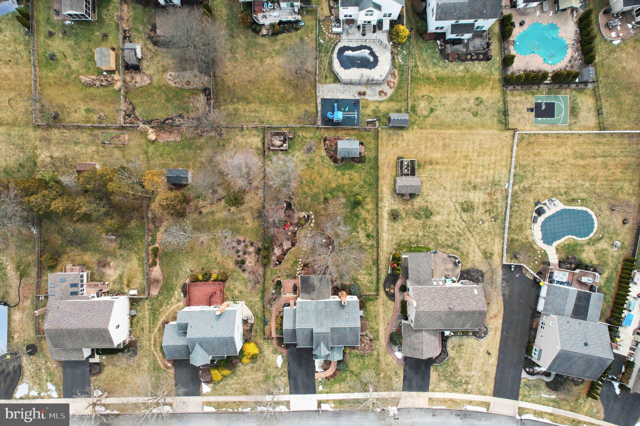 CHARLESTOWNE - Residential