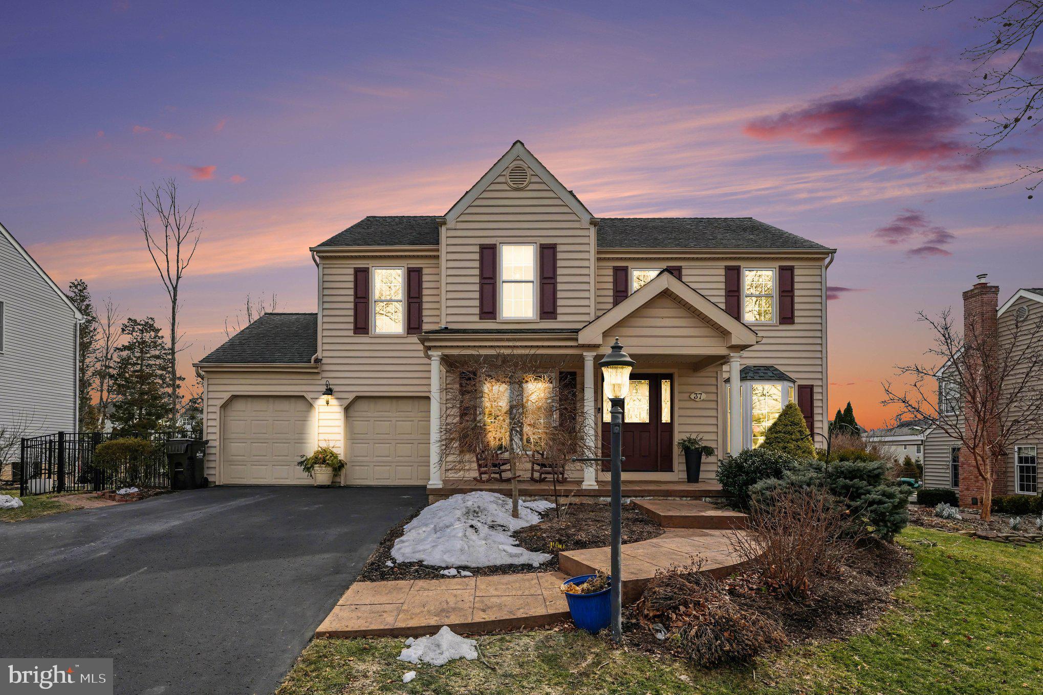 CHARLESTOWNE - Residential