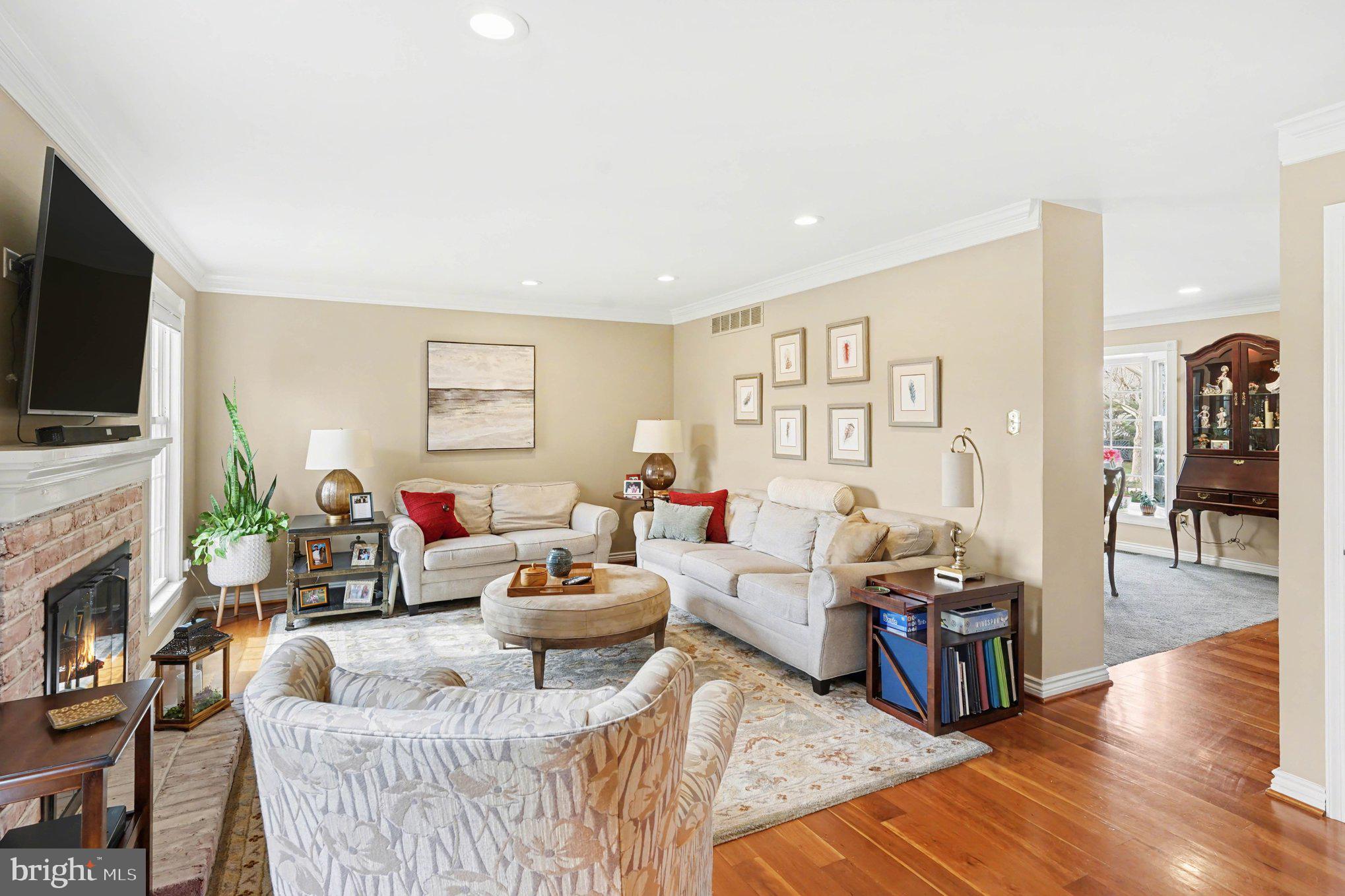 CHARLESTOWNE - Residential