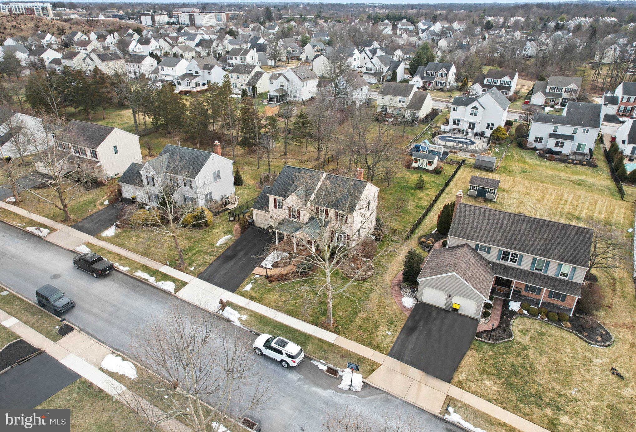 CHARLESTOWNE - Residential