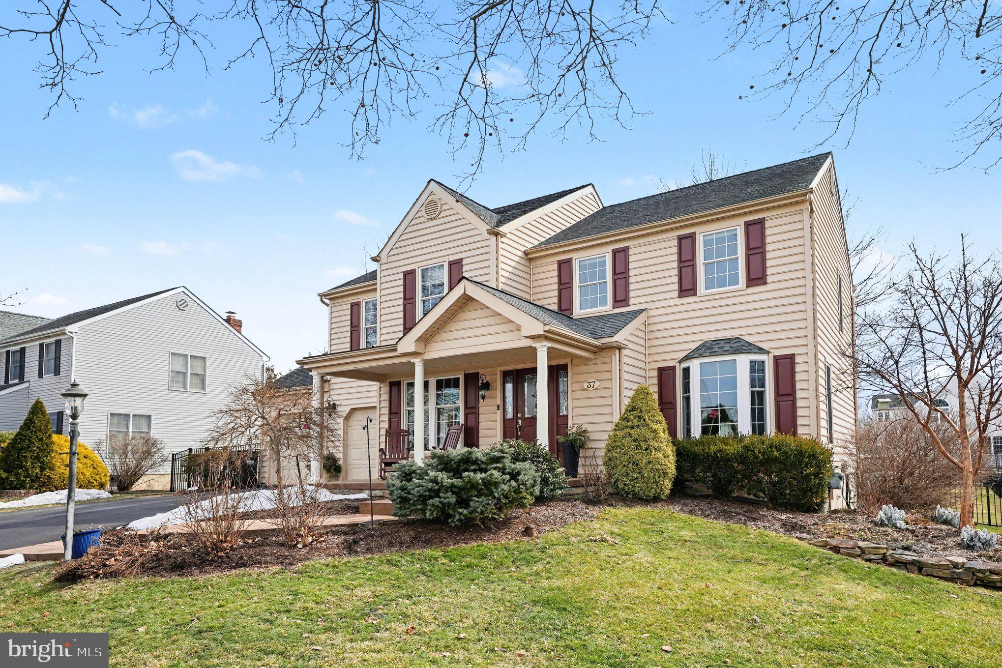 CHARLESTOWNE - Residential