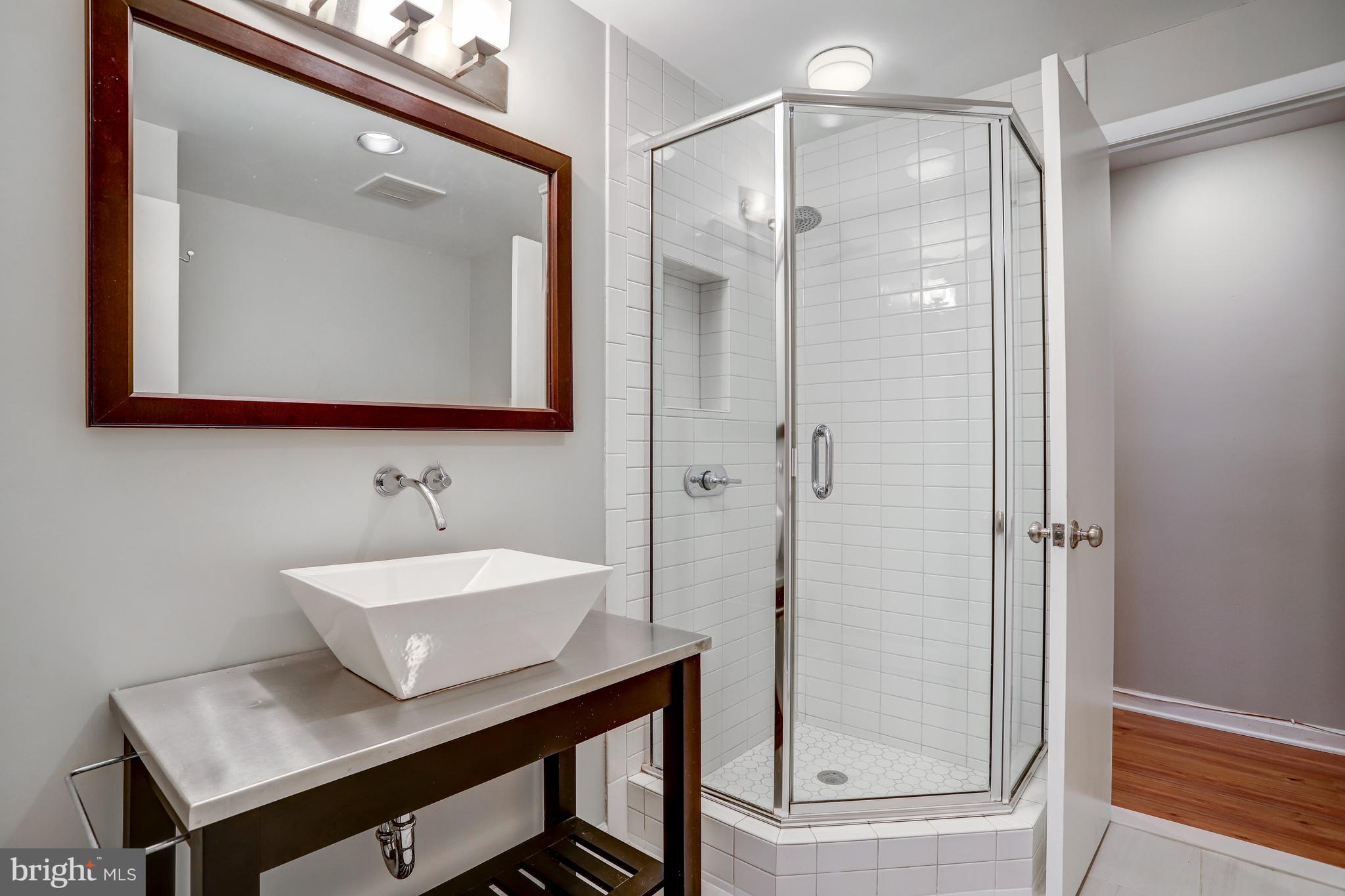 FALLS HILL - Residential Lease