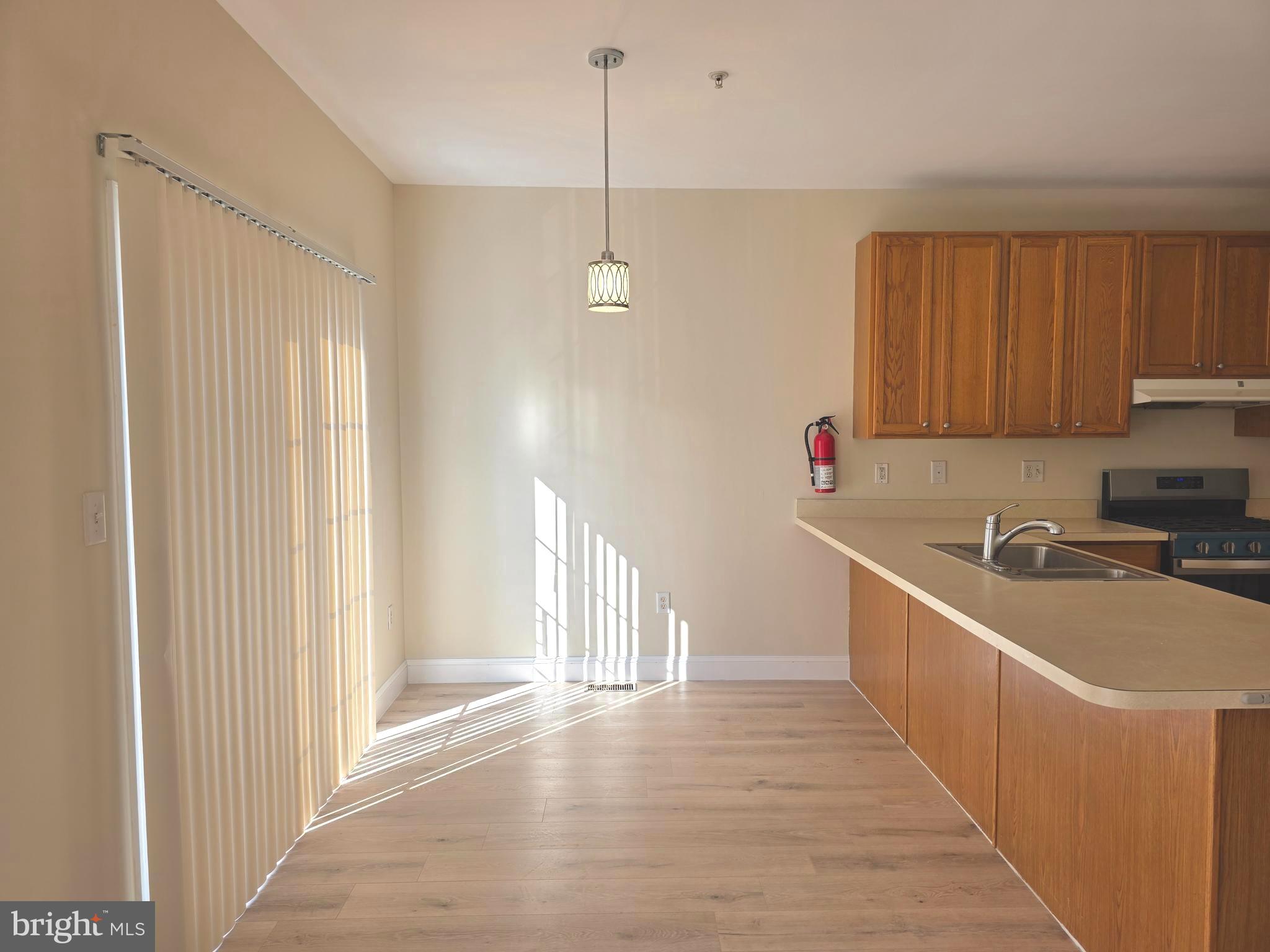 317 HARBOUR BOULEVARD