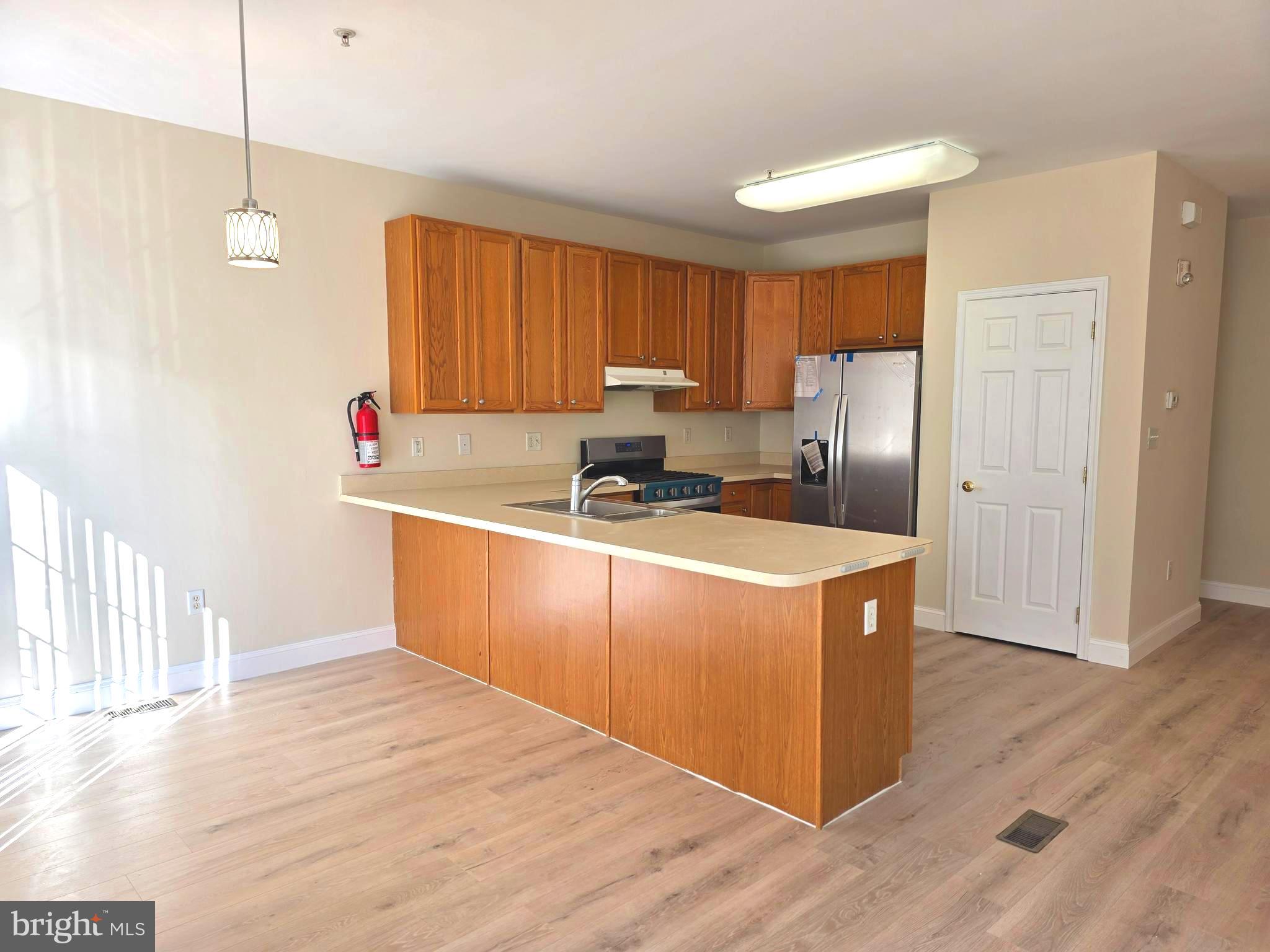 317 HARBOUR BOULEVARD