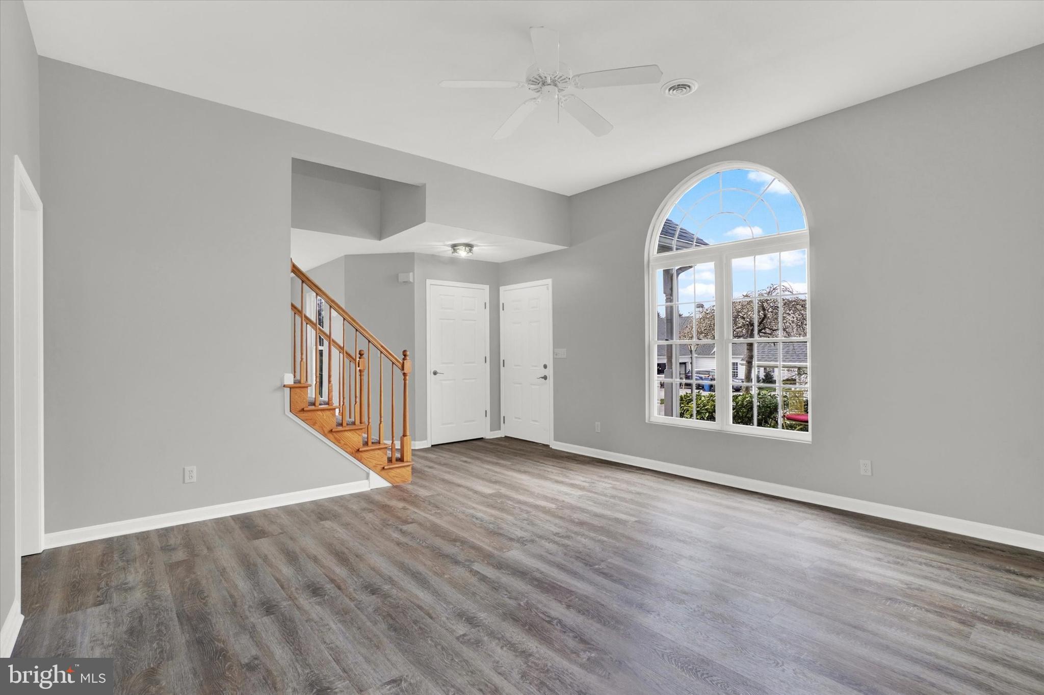 VILLAS ON THE LAKE - Residential