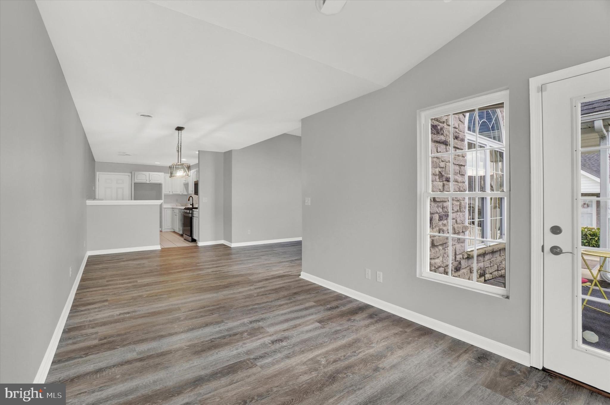 VILLAS ON THE LAKE - Residential