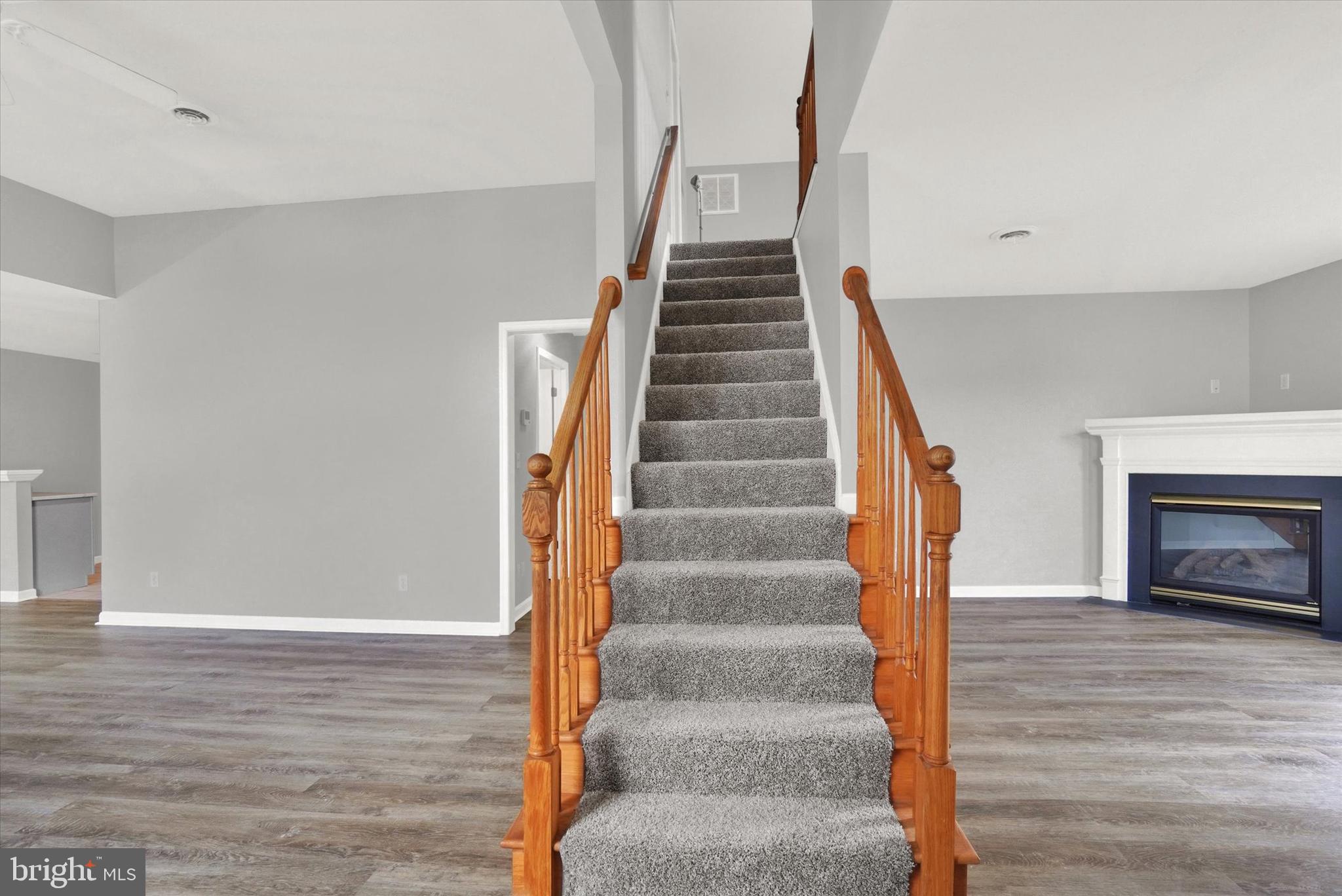 VILLAS ON THE LAKE - Residential