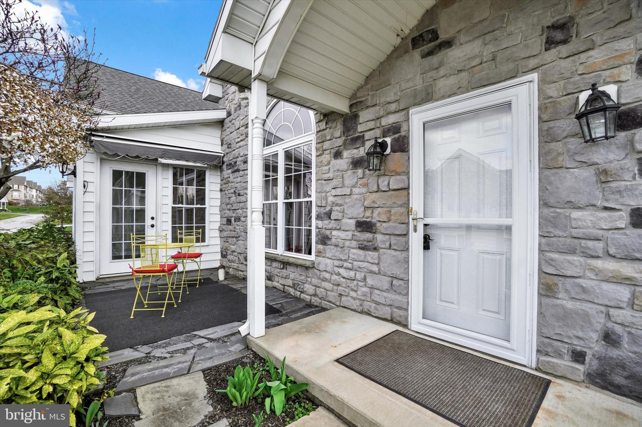 VILLAS ON THE LAKE - Residential