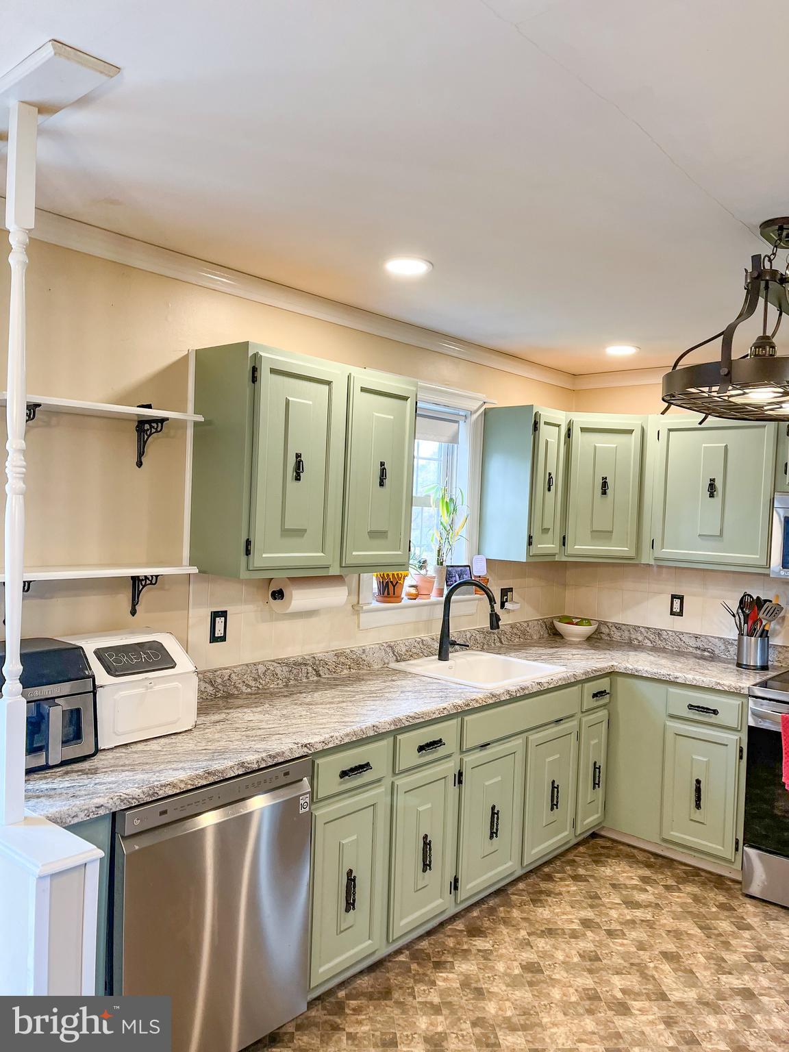 NORTHRIDGE - Residential