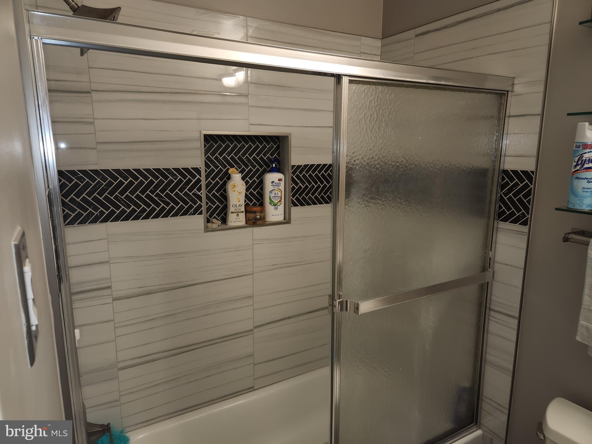 VILLAGE OF OAKLAND MILLS - Residential