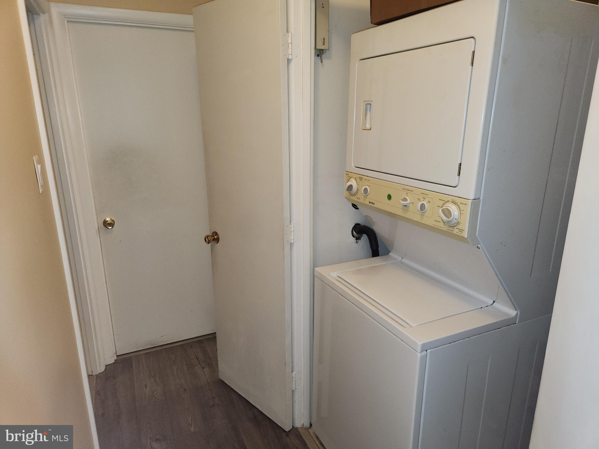 VILLAGE OF OAKLAND MILLS - Residential