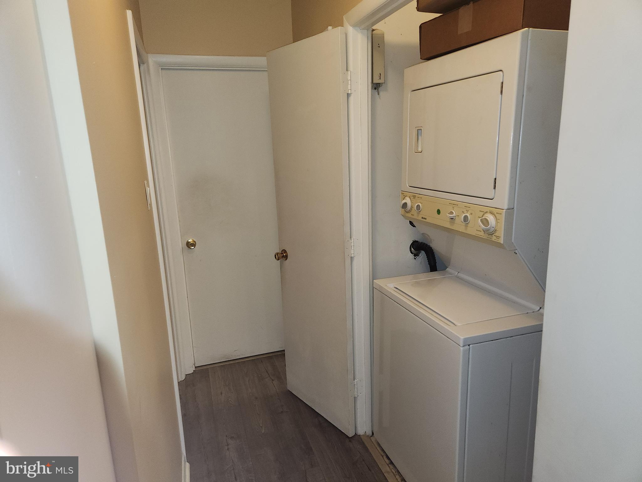 VILLAGE OF OAKLAND MILLS - Residential