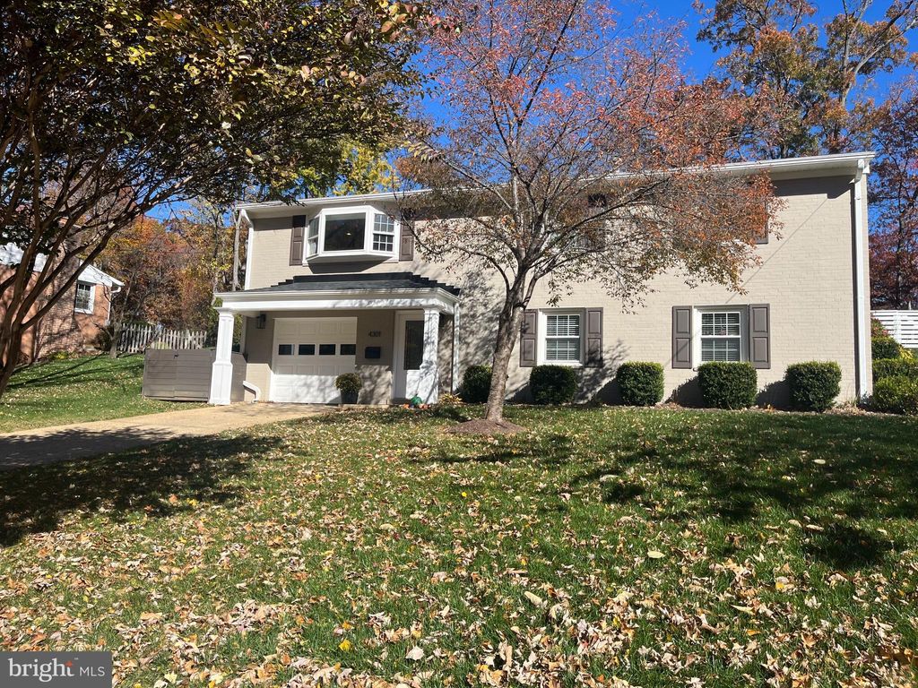 Photo of 4301 Braeburn Drive, FAIRFAX, VA 22032 (MLS # VAFX2275576)