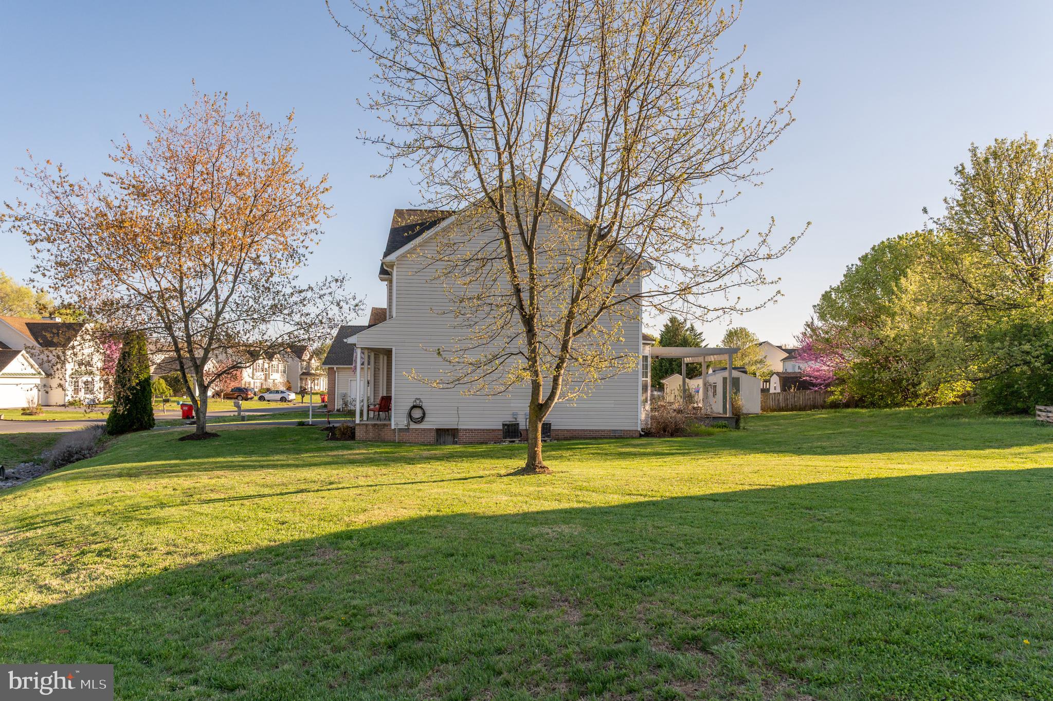 CRESTFIELD - Residential