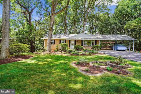 Photo of 17808 Caddy Drive, ROCKVILLE, MD 20855 (MLS # MDMC2191840)