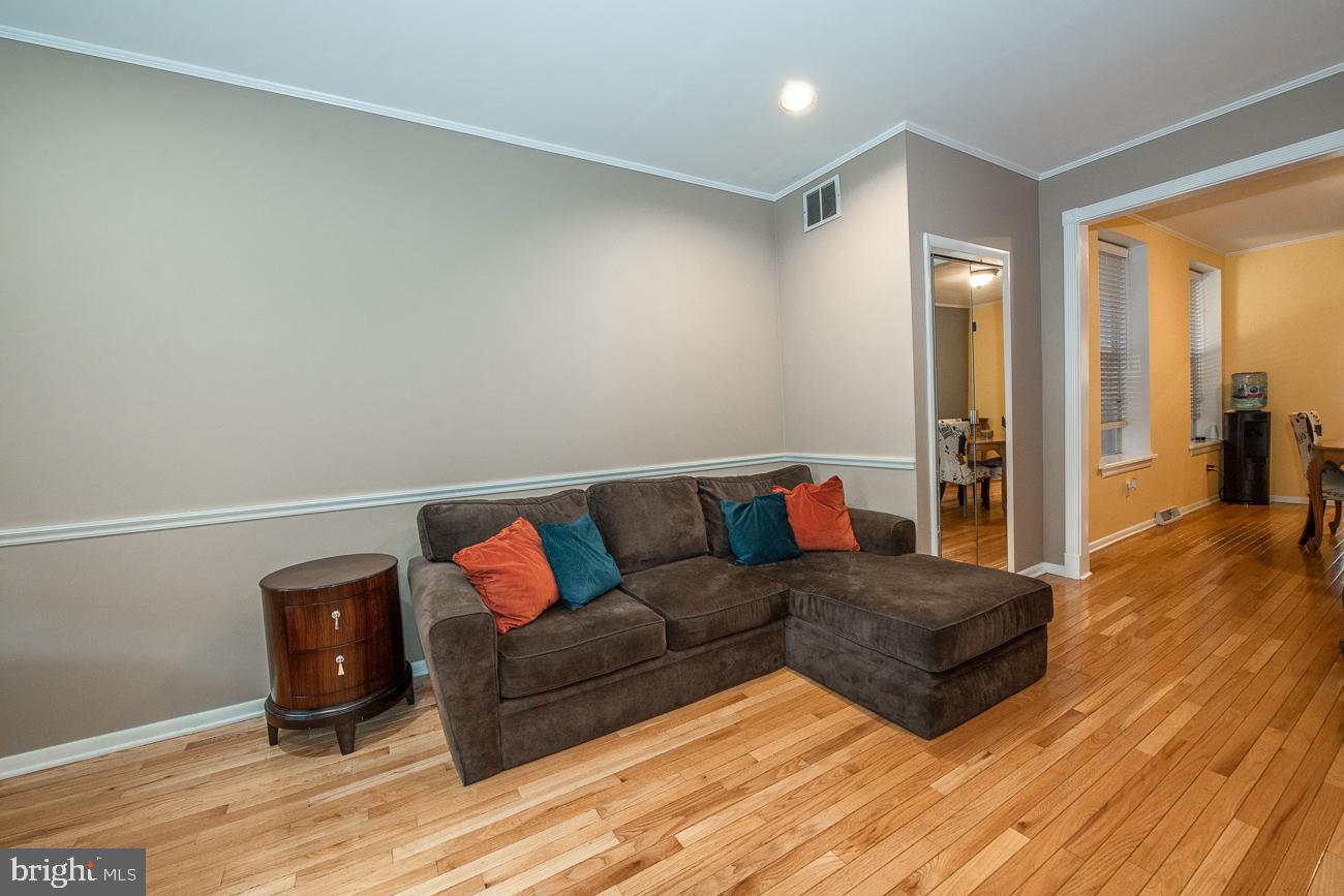 GIRARD ESTATES - Residential