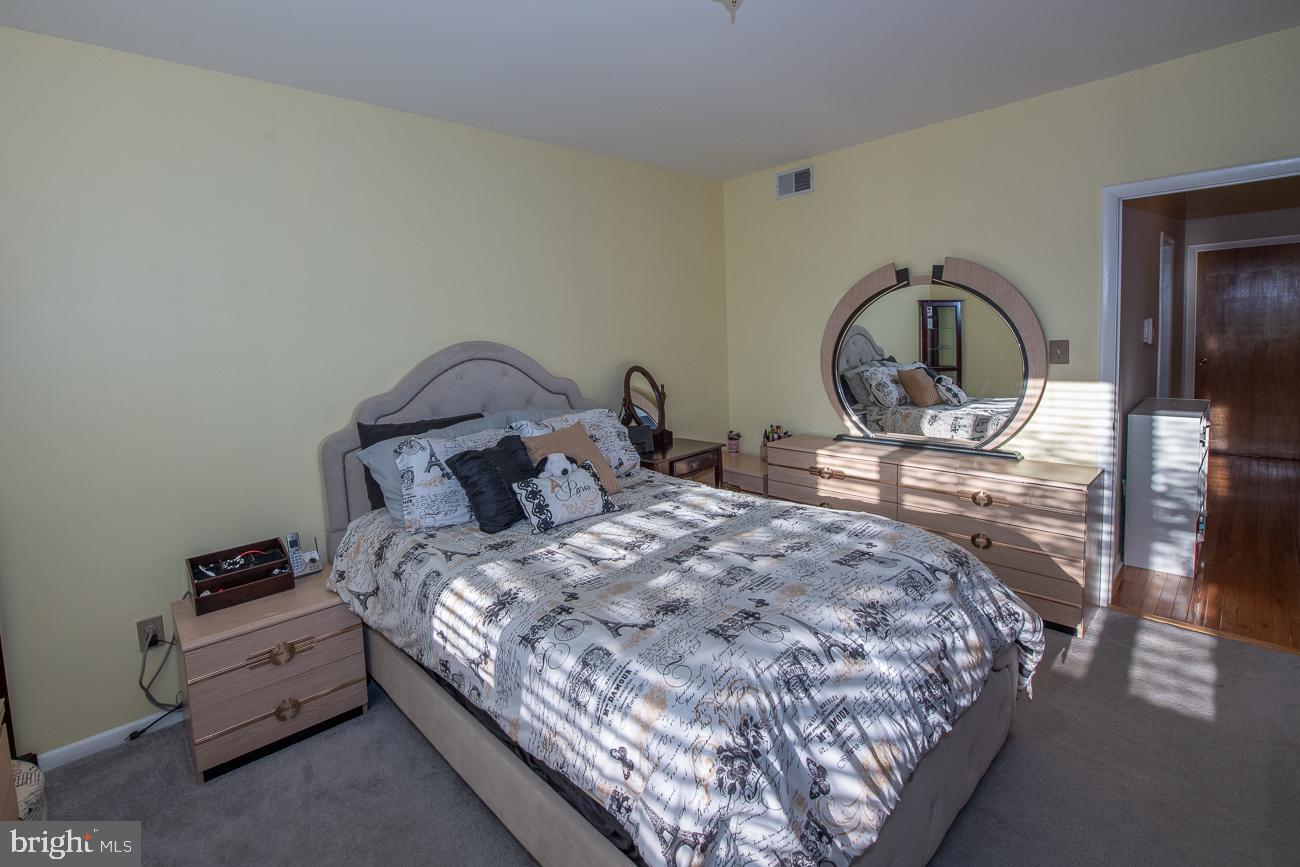 GIRARD ESTATES - Residential