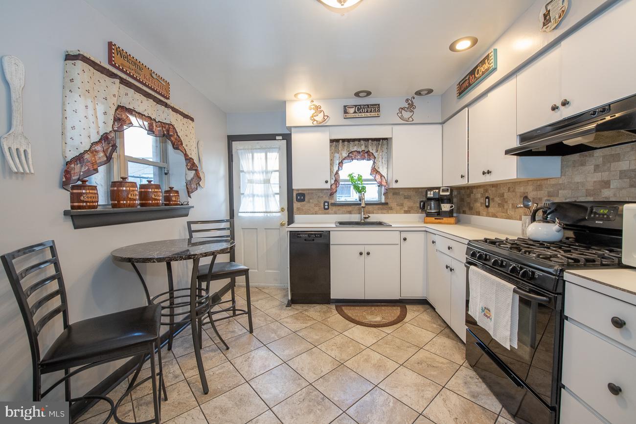 GIRARD ESTATES - Residential