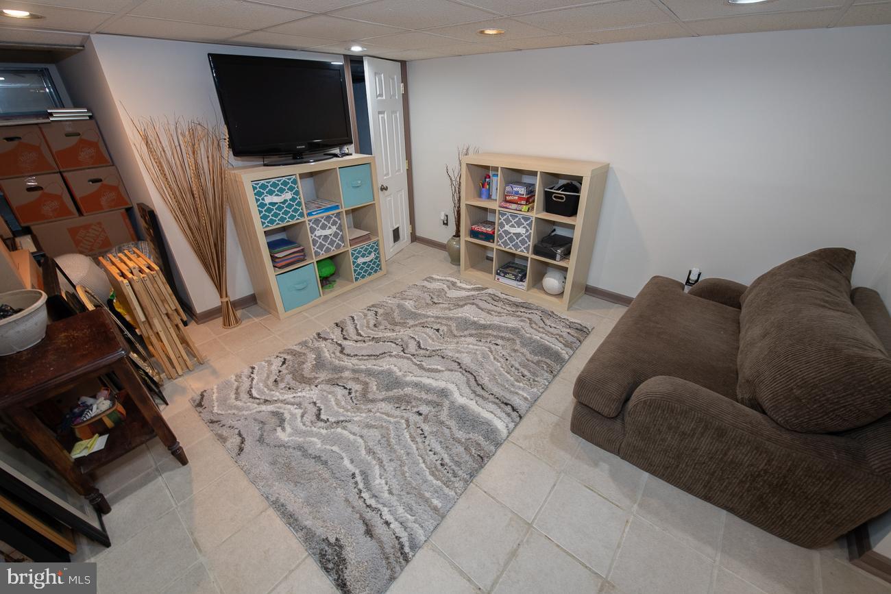 GIRARD ESTATES - Residential