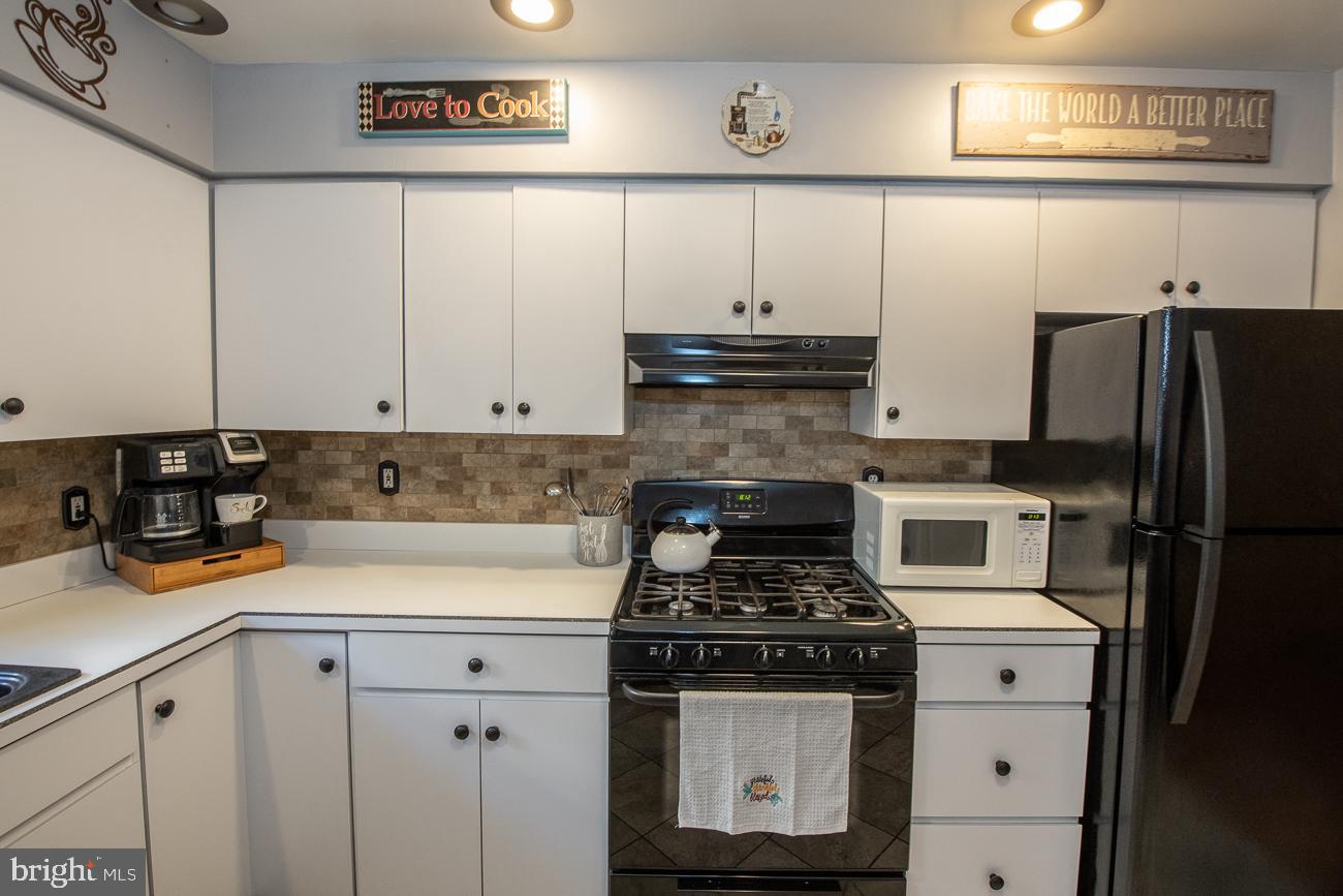 GIRARD ESTATES - Residential