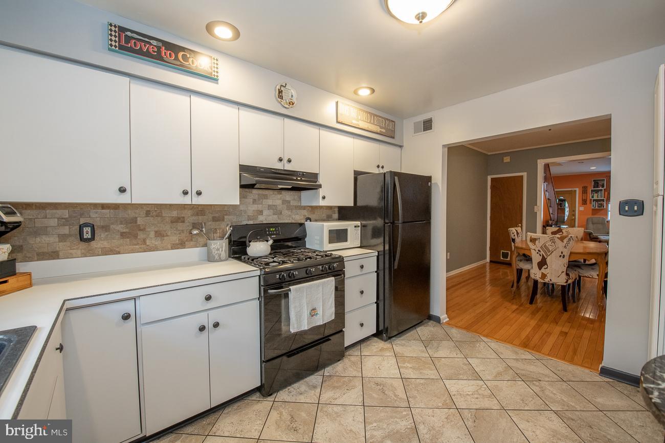 GIRARD ESTATES - Residential