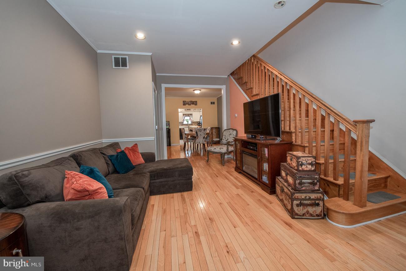 GIRARD ESTATES - Residential