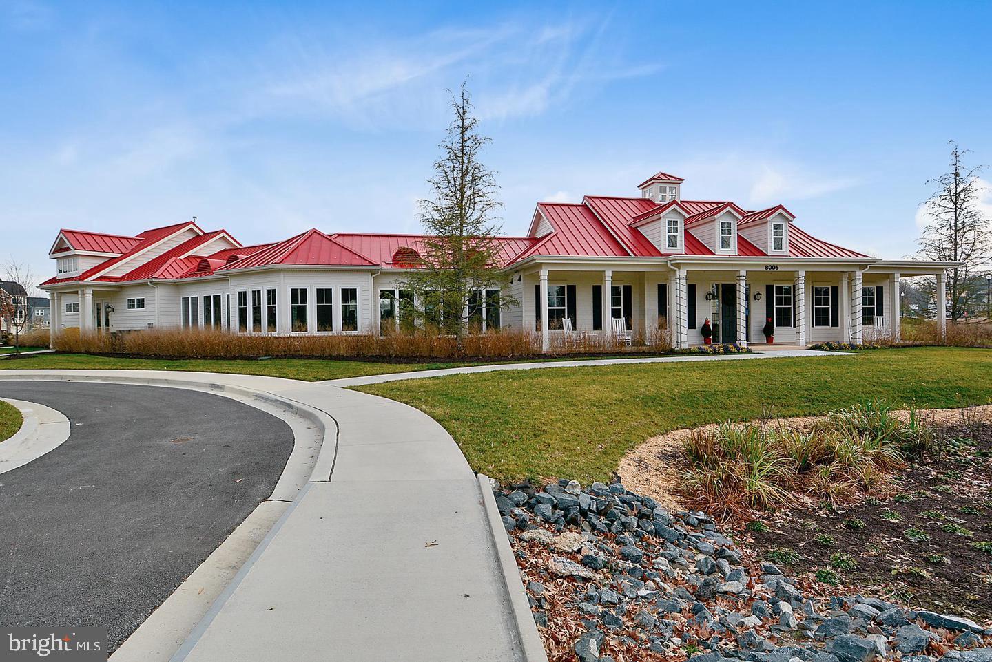 CREEKSIDE VILLAGE - Residential