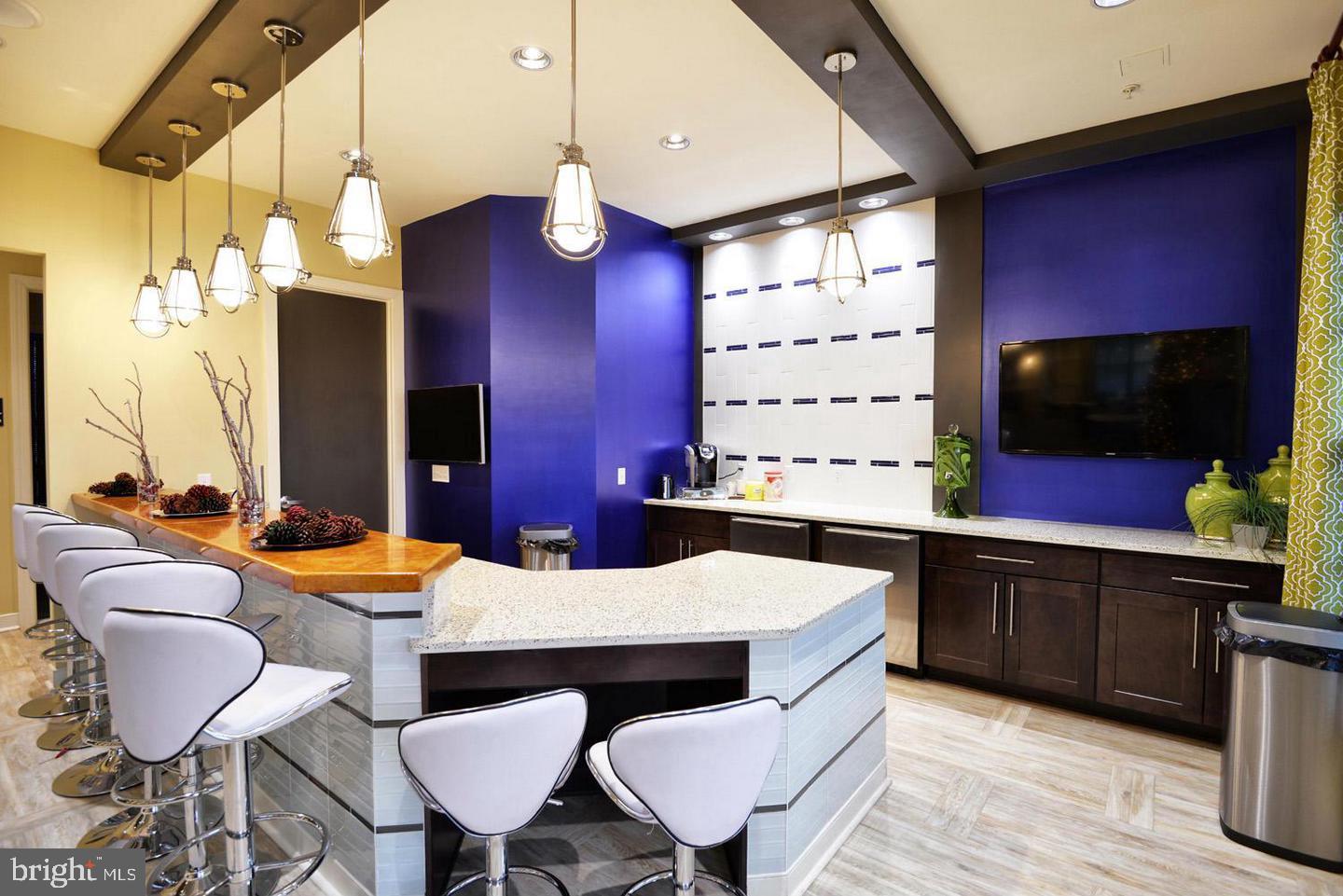 CREEKSIDE VILLAGE - Residential