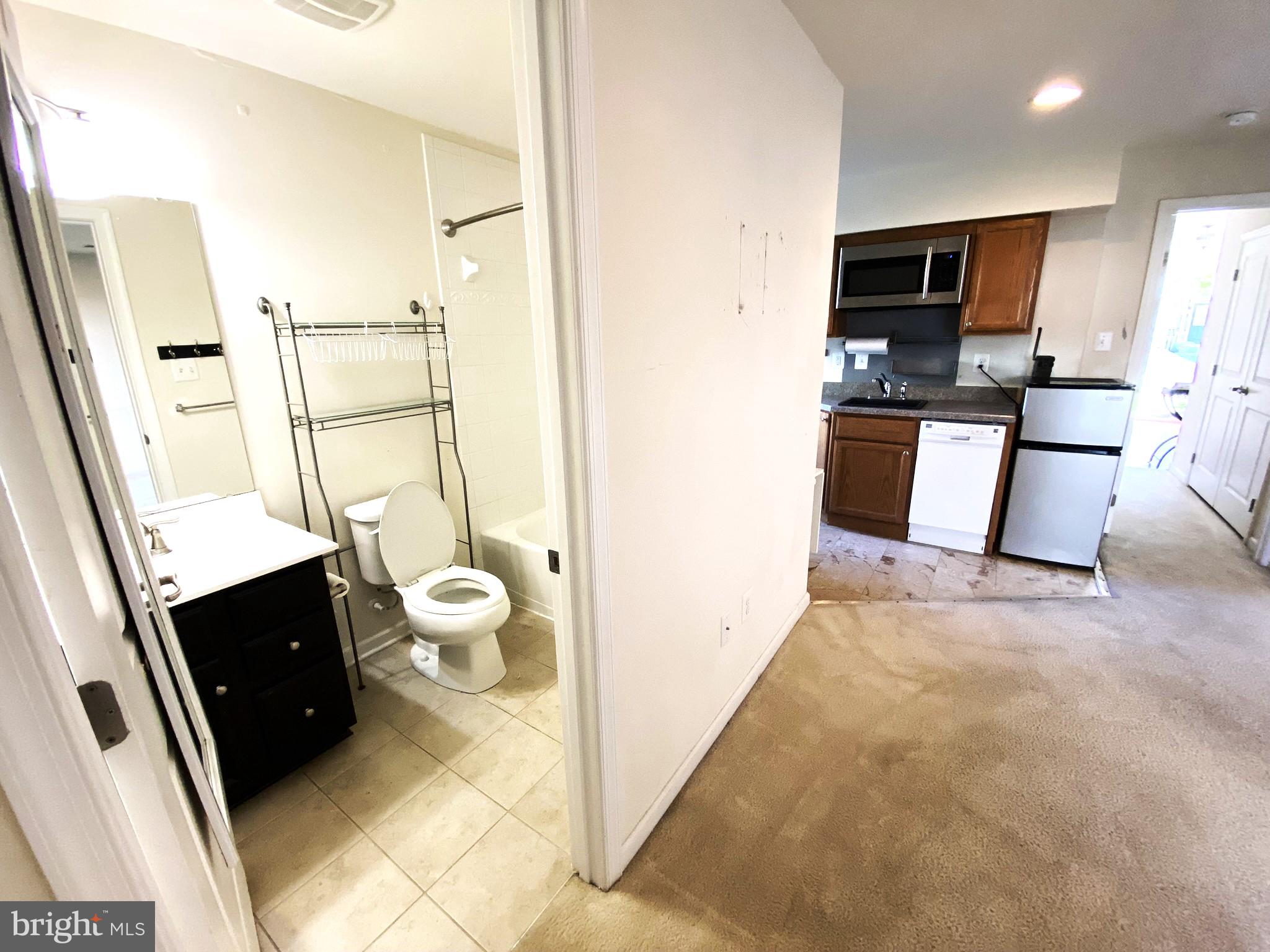 CREEKSIDE VILLAGE - Residential