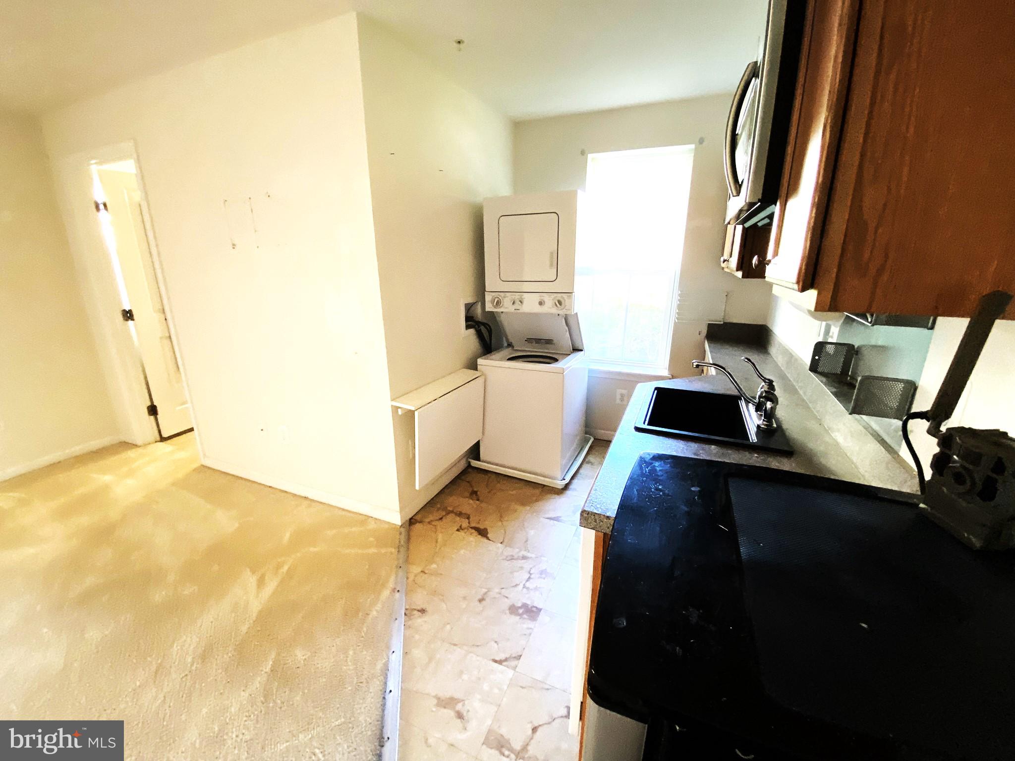 CREEKSIDE VILLAGE - Residential