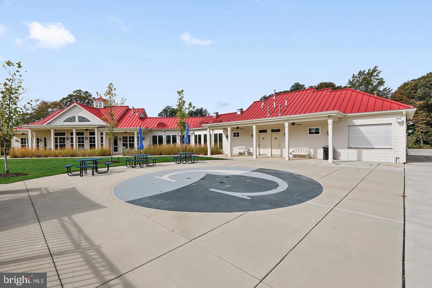 CREEKSIDE VILLAGE - Residential