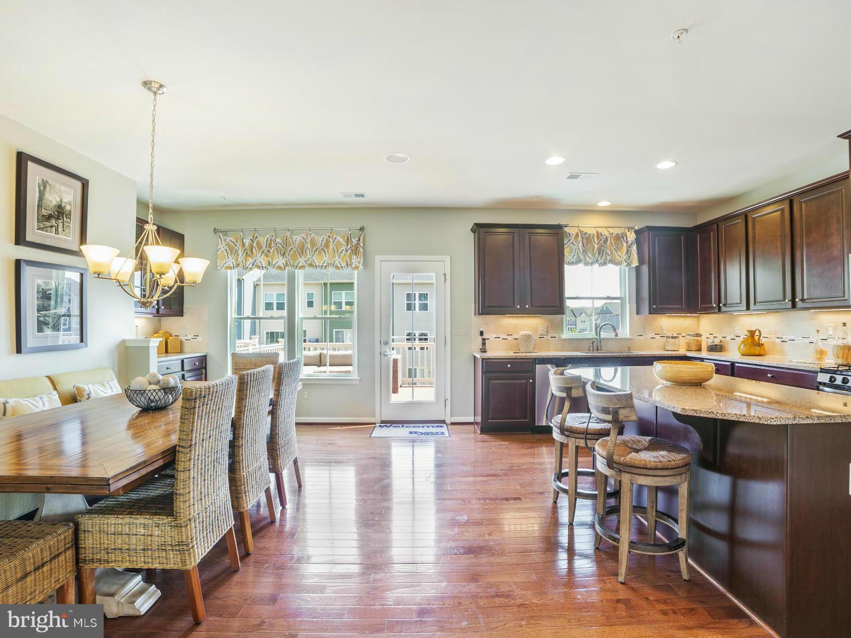 CREEKSIDE VILLAGE - Residential