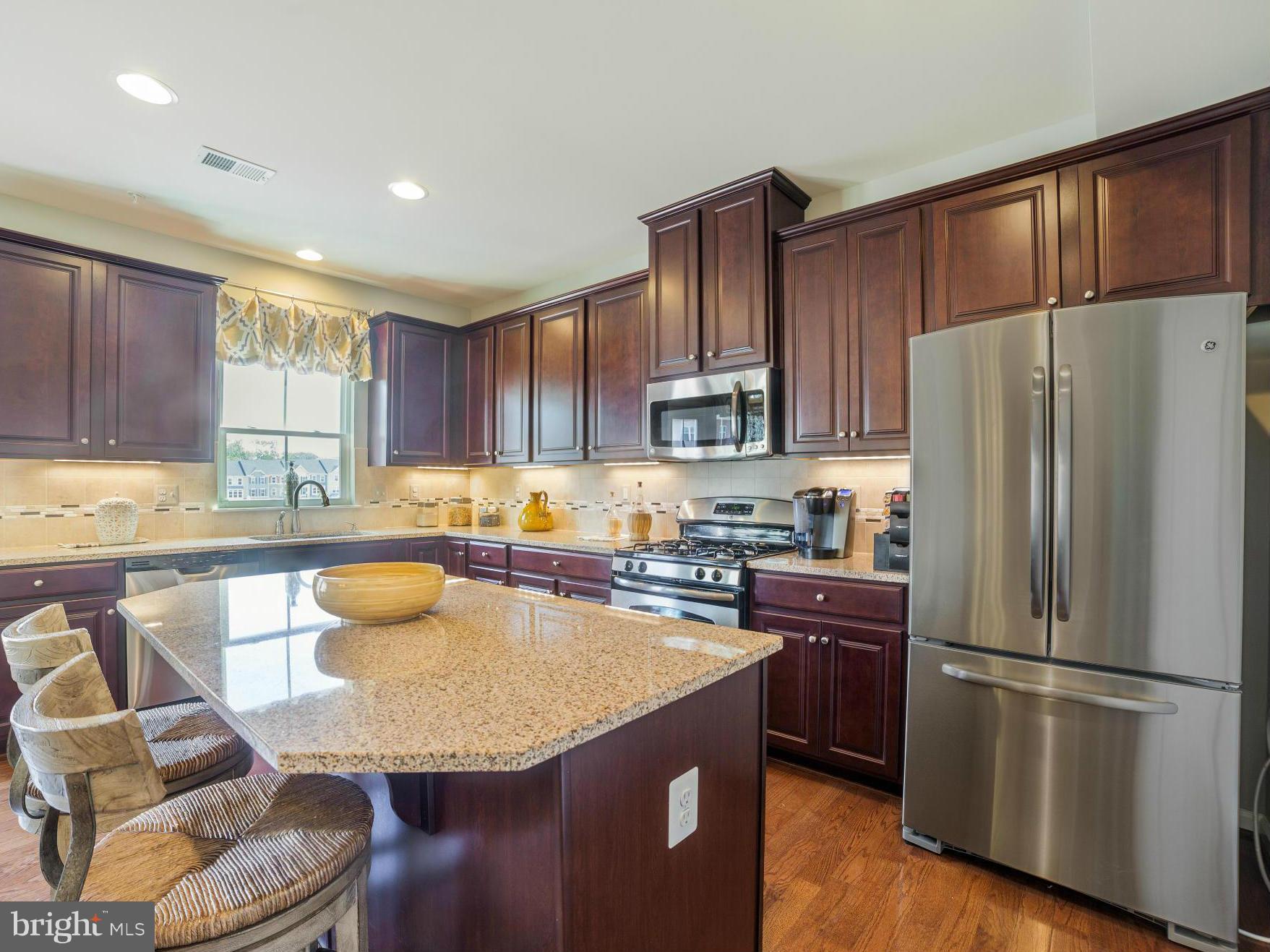 CREEKSIDE VILLAGE - Residential