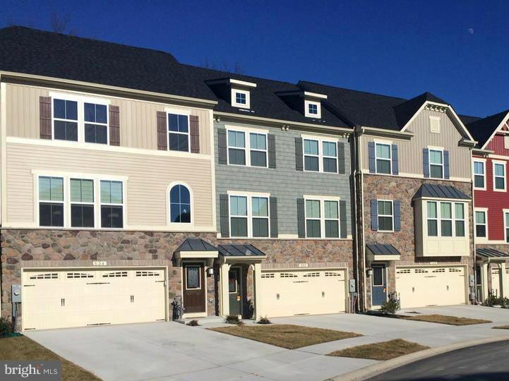 CREEKSIDE VILLAGE - Residential