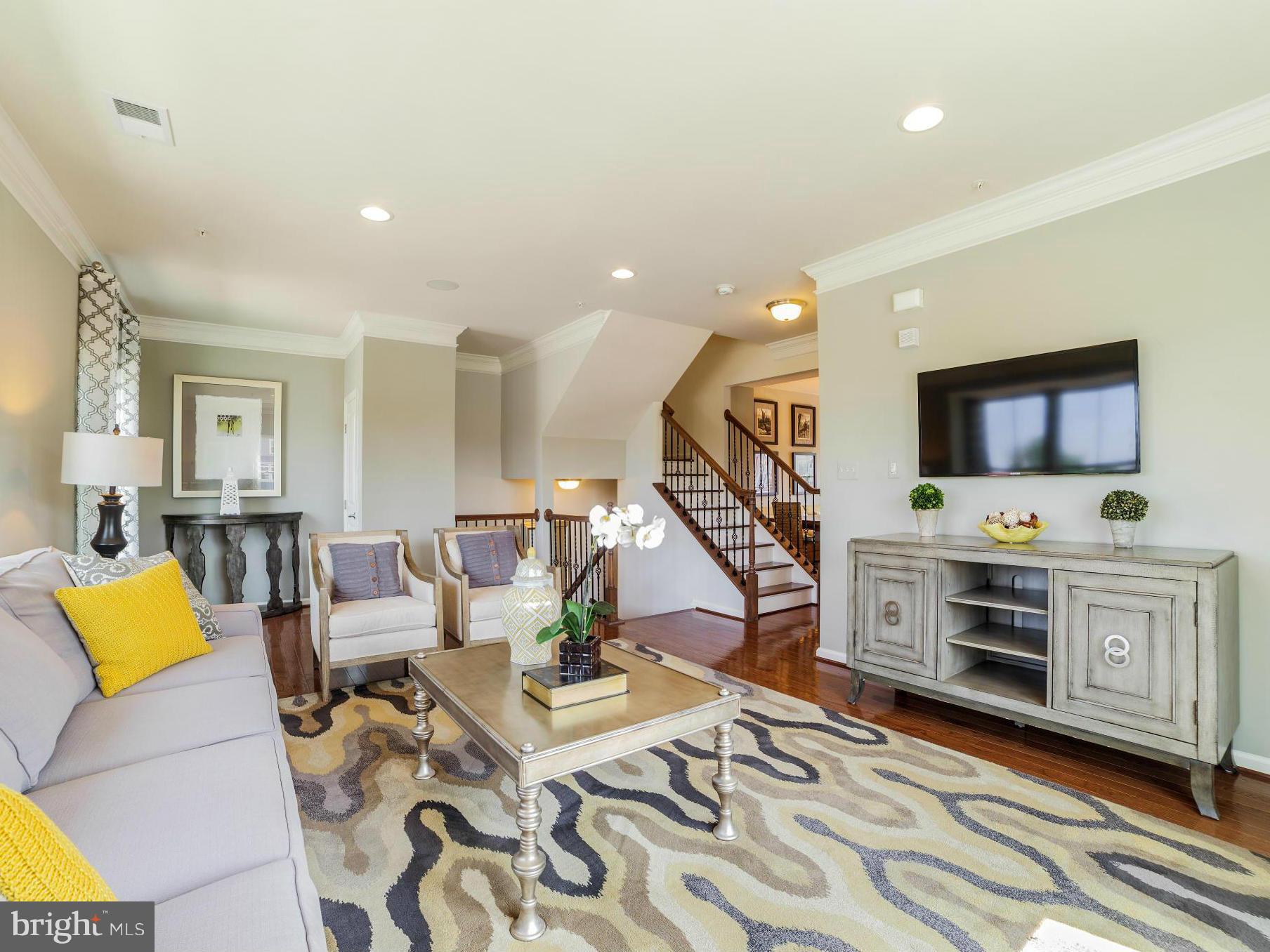 CREEKSIDE VILLAGE - Residential