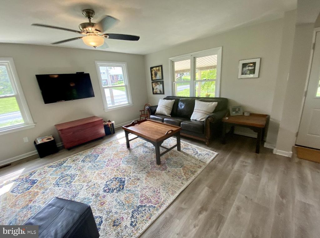 Photo of 924 Pine Hill Road, Lititz, PA 17543 (MLS # PALA2044056)