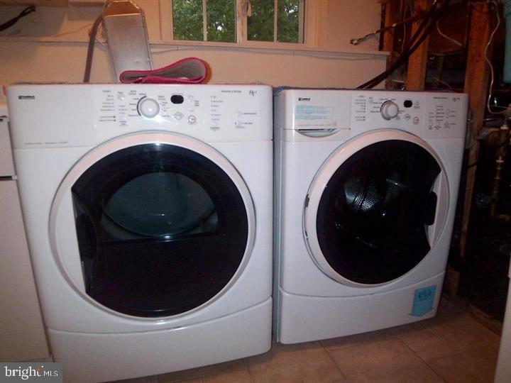 NEWINGTON FOREST - Residential Lease